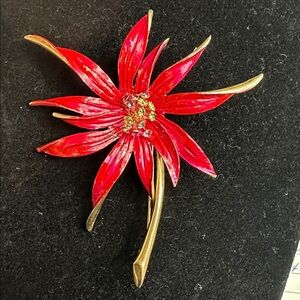 213- LISA Vintage Gold Tone Red Enamel Crystal Flower Brooch